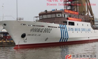 刚下水的中国海监8002船