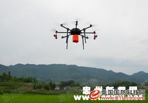 輕松種地 重慶忠縣農(nóng)民買來無人機(jī)