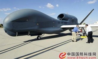 日本防卫省将于2015年首次部署购置的“全球鹰”无人机